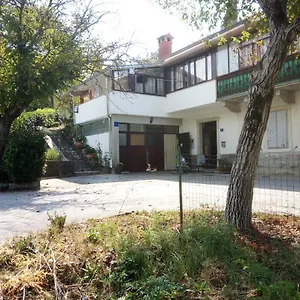 Bari Apartman